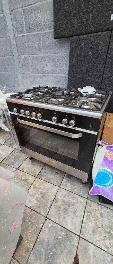 image for KENWOOD 5 BURNER RANGE GAS COOKER AND OVEN