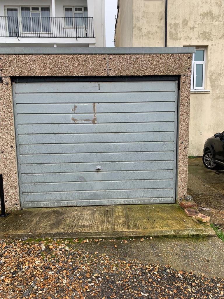 Garage for rent in seaford town centre