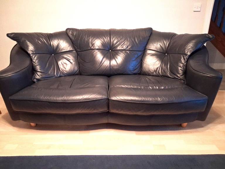 Beautiful 4 piece Leather Suite in  Midnight Blue 