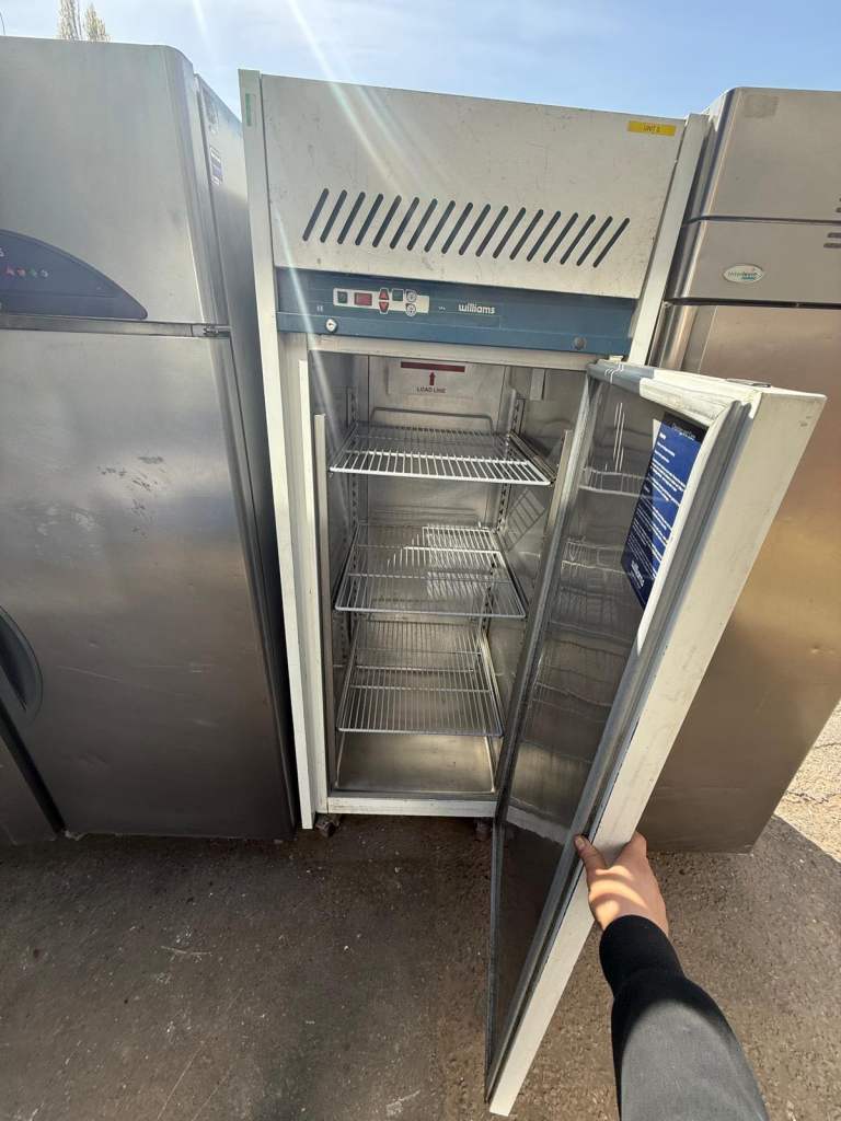 Commercial Williams foster fridge cafe shop restaurant takeaway chiller fridge 