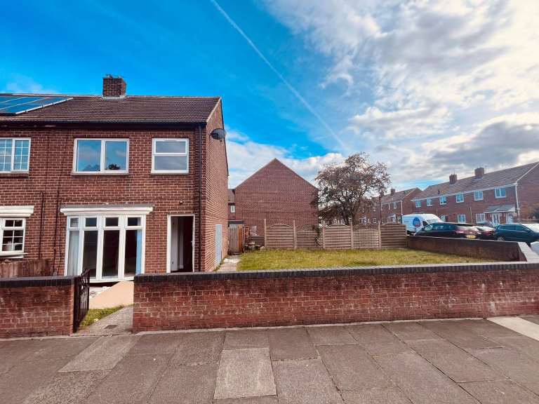 READY NOW - Newly Renovated 3 Bed House to Rent in Jarrow - Fellgate Avenue