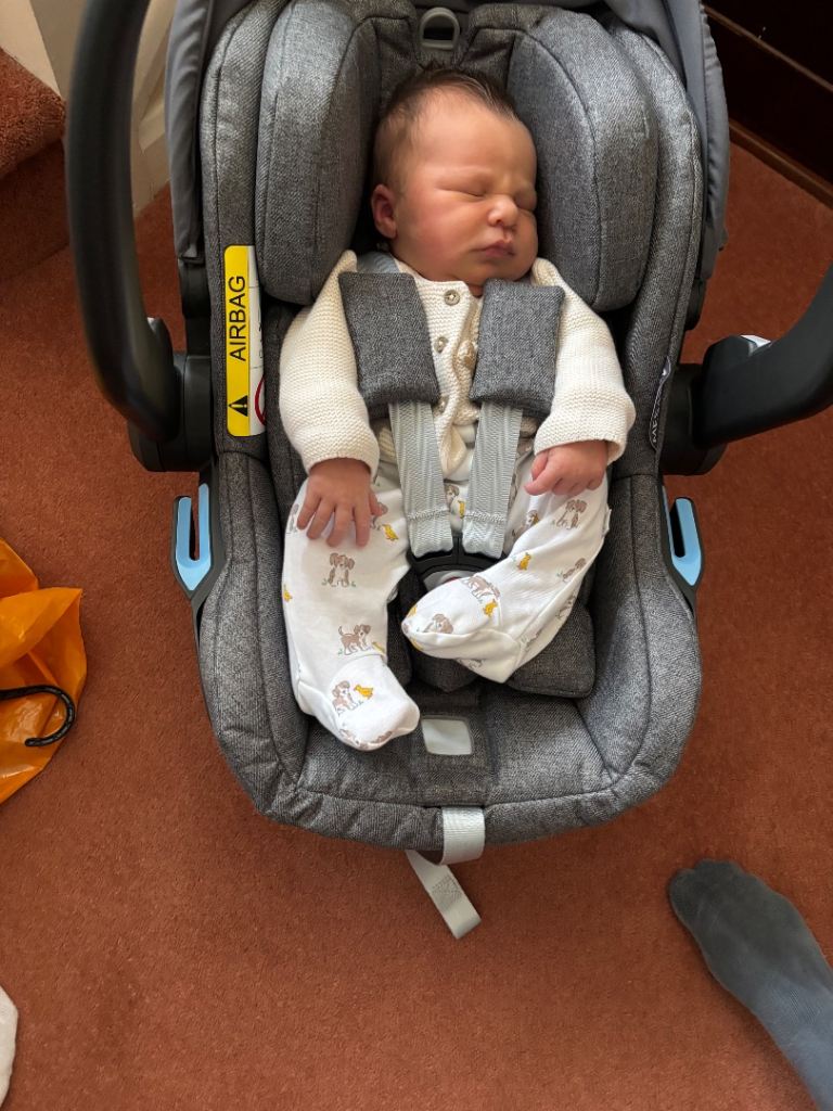 Uppa Baby Mesa 2 car seat I-size and isofix base.