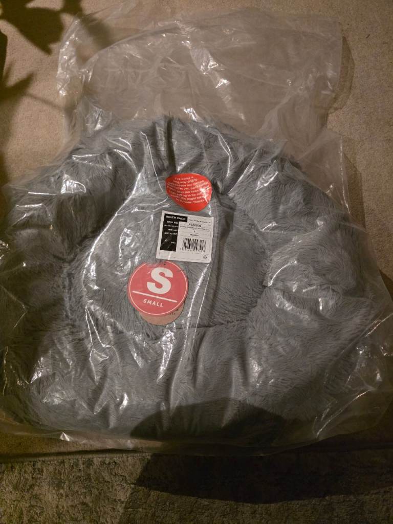 Dog beds different sizes brand new