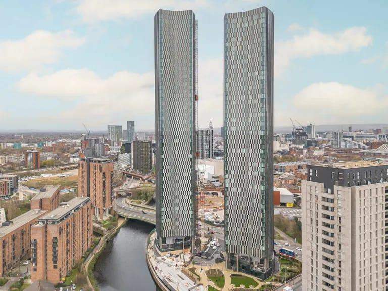 2 Bed Penthouse, Vista River Tower, M3