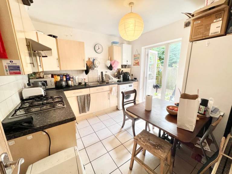 4 bedroom spacious house