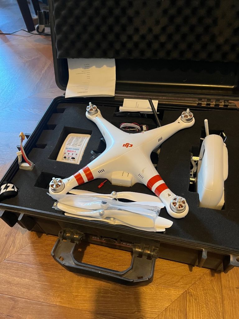 DRONE DJI PHANTOM 