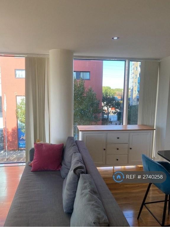 1 bedroom in Balearic Apartments, London, E16 (#2740258)