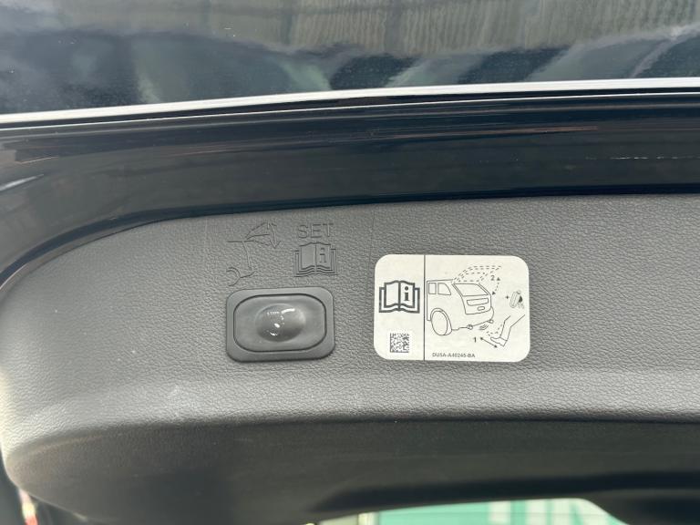 2017 Ford Kuga 2.0 TDCi 180 5dr Auto HATCHBACK Diesel Automatic