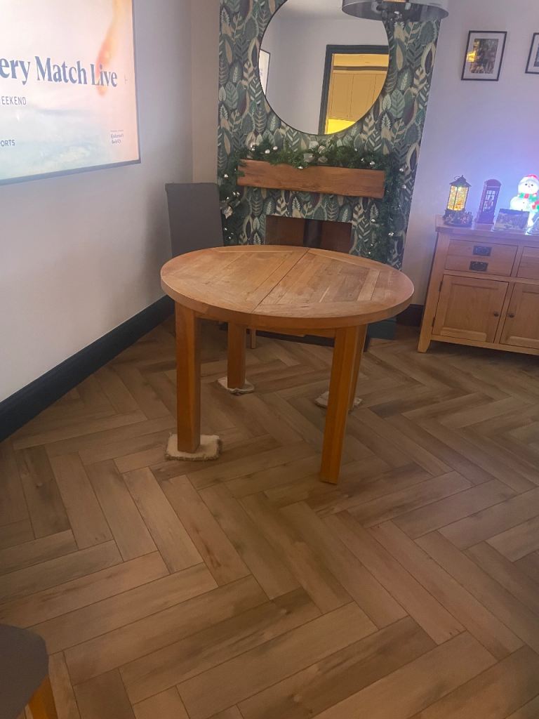 Solid oak dining table 