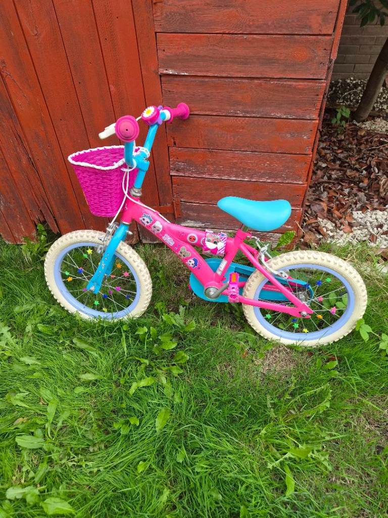Hi, for sale is 16 inch girls bike .