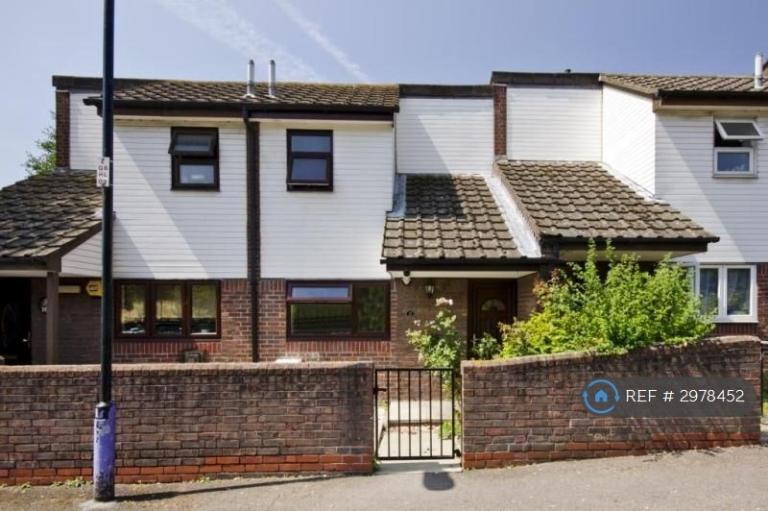 1 bedroom house in Grand Walk, London, E1 (1 bed) (#2978452)