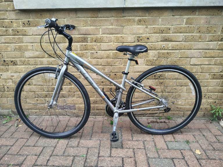 XS GT Nomad Sport hybrid Bike Road and Trail Bicycle Womens Mens Boys Girls Cycle Extra Small