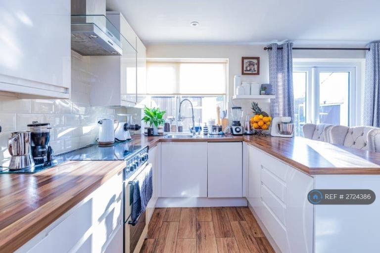 2 bedroom house in Kings Weston Avenue, Bristol, BS11 (2 bed) (#2724386)