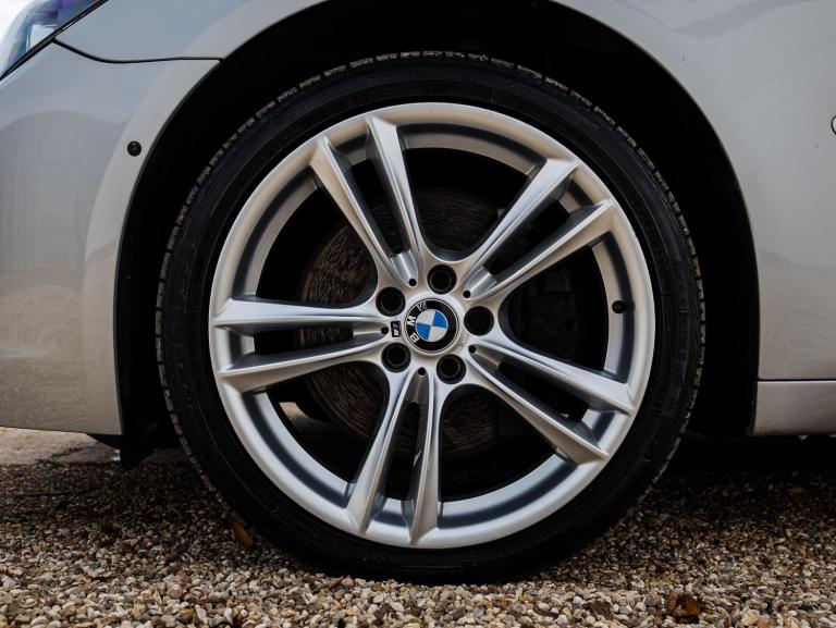 2010 BMW 7 Series 6.0 760Li V12 M Sport Steptronic Euro 5 4dr SALOON Petrol Automatic