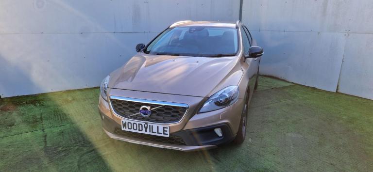 2014 Volvo V40 Cross Country Luxury D2 Auto Hatchback Diesel Automatic