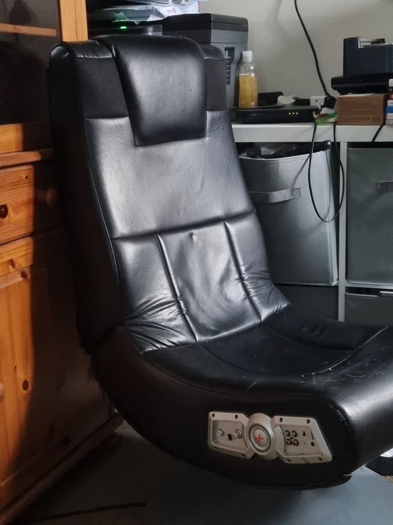 Gaming chair 