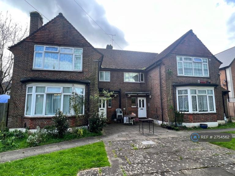 1 bedroom in Albert Street, Slough, SL1 (#2754562)