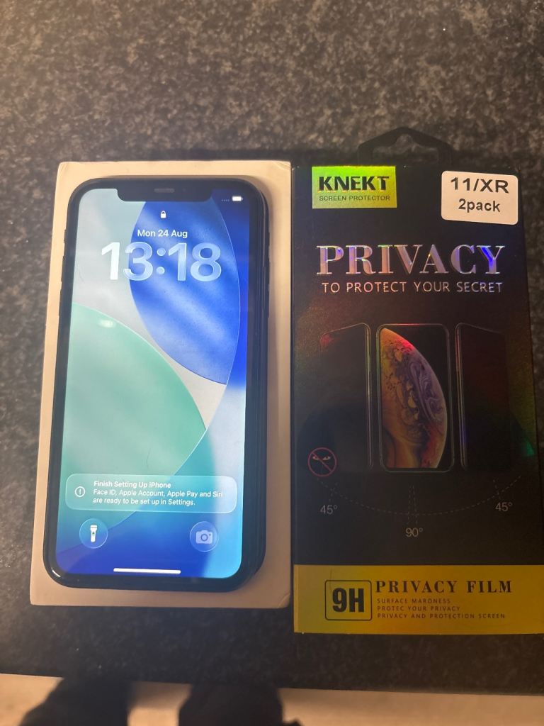 Apple iPhone 11/XR with Privacy Screen Protector – As Good As New