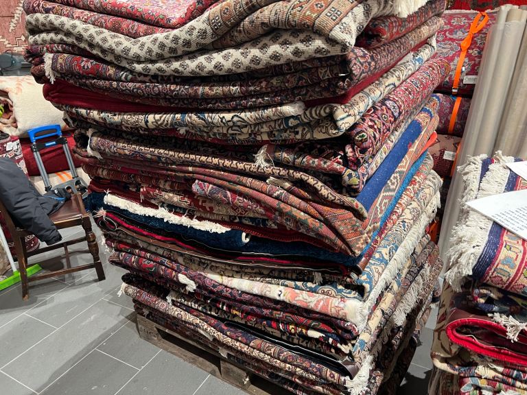 100s new rugs arrived 