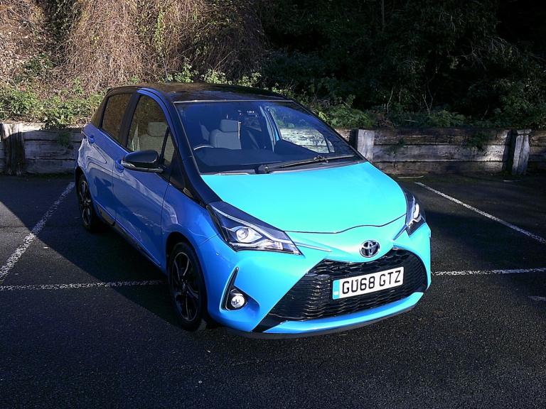 2018 Toyota Yaris 1.5 VVT-i Blue Bi-tone 5dr HATCHBACK Petrol Manual