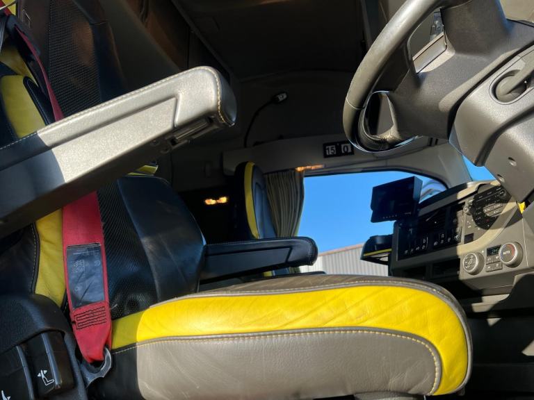 Volvo FH 16 DOUBLE DRIVE 650 EURO 6 HEAVY HAULAGE TRACTOR UNITS....CHOICE OF 4 