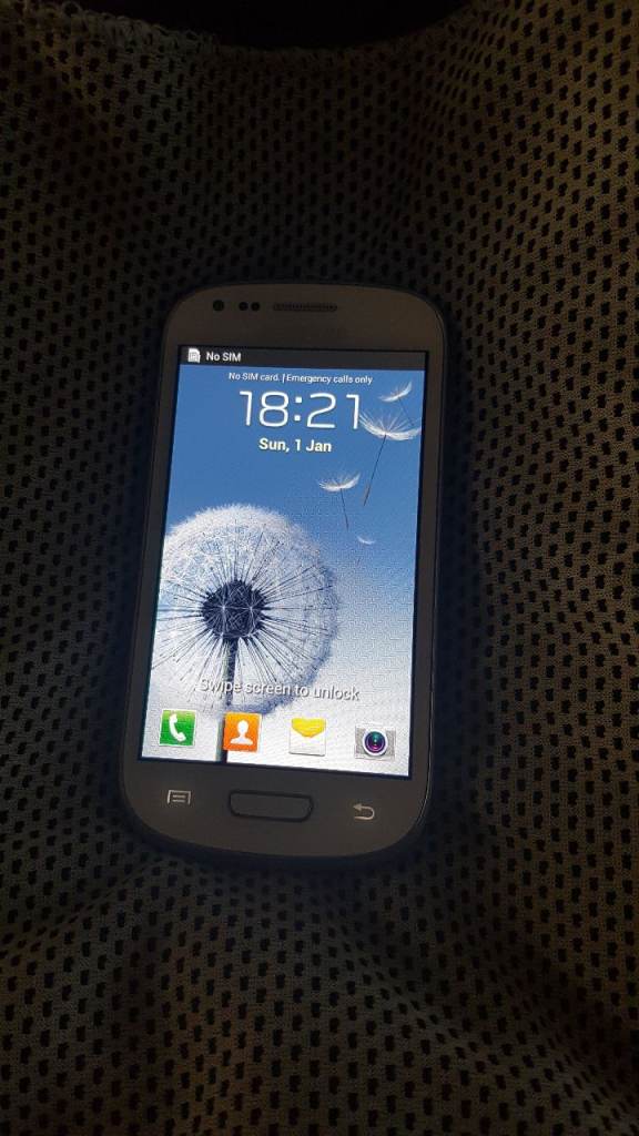 Samsung Galaxy S3 mini Mobile Phone - White, Good Condition