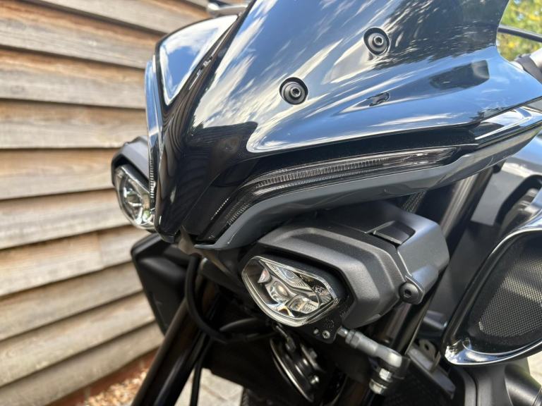 2023 / 73 Yamaha MT10 £10000 Grey 5978 miles.