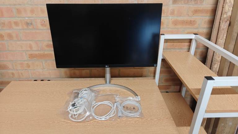 LG 27UK850-W 4K Monitor – Excellent Condition – £150
