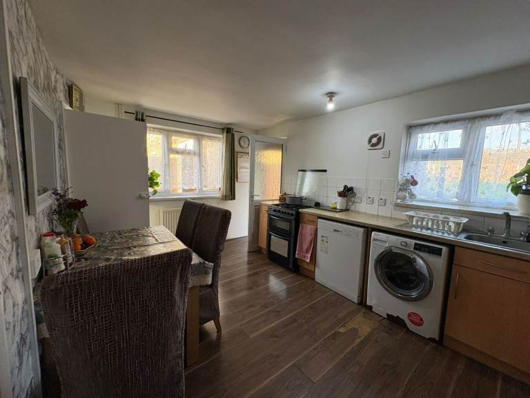 2 Bed Semi detached House for Rent ,Usk Road,Rg30