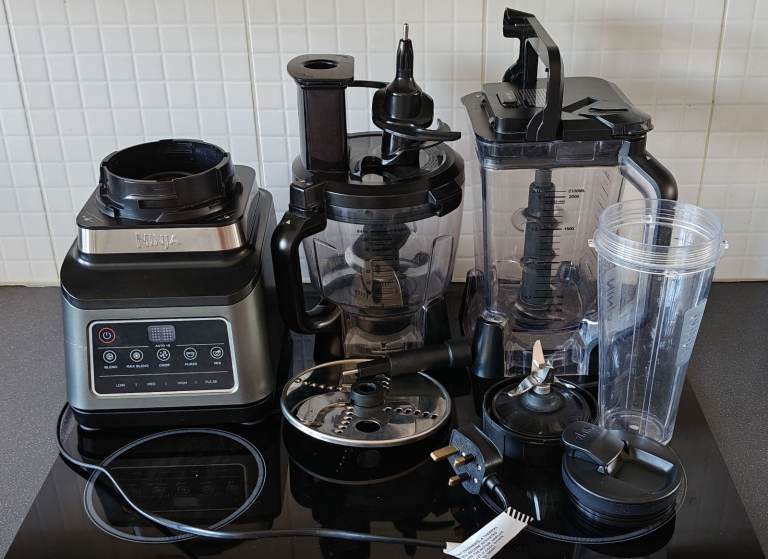 Ninja 3-in-1 Food Processor with Auto-IQ (BN800UK) – Excellent Condition