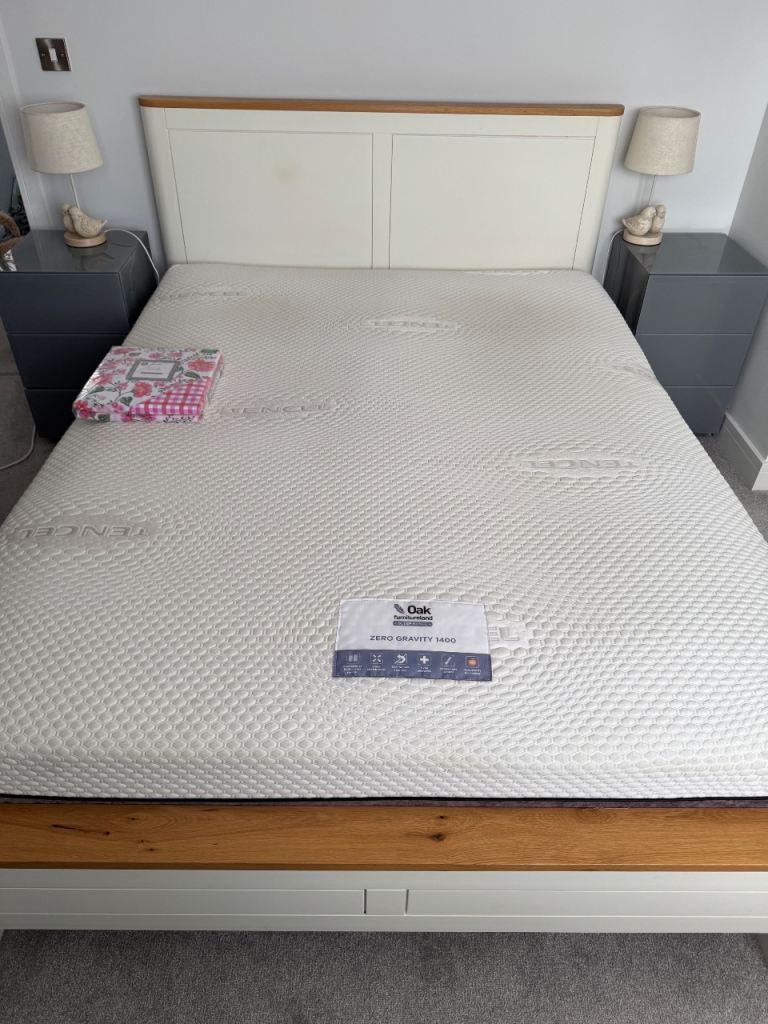  Oak Furnitureland King Size Bed complete with Zero Gravity 1400 Double Mattress – As Good As New