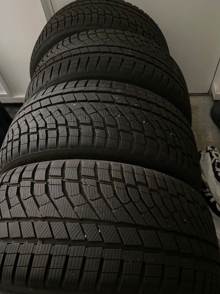 Set of four winter tyres 