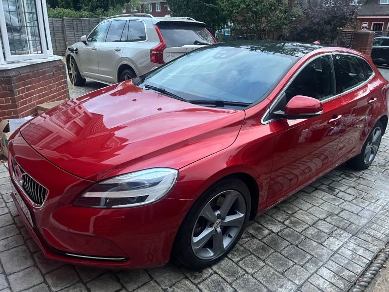 Volvo V40 Automatic | Only 29,000 Miles | Panoramic Roof | Leather | Excellent History