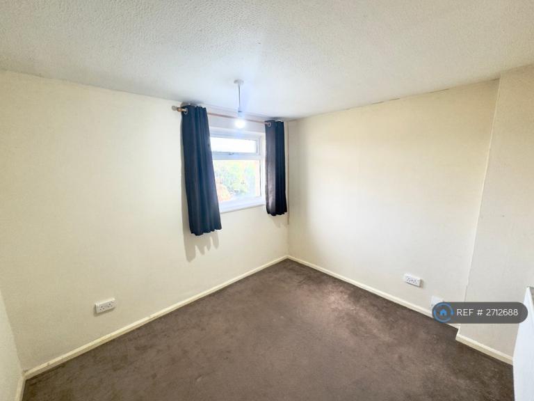 2 bedroom flat in Balmoral Grove, Hucknall, Nottingham, NG15 (2 bed) (#2712688)