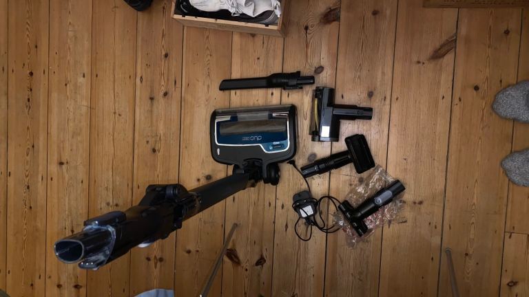 Shark DuoClean Vacuum Cleaner Head and Attachments – Good Condition