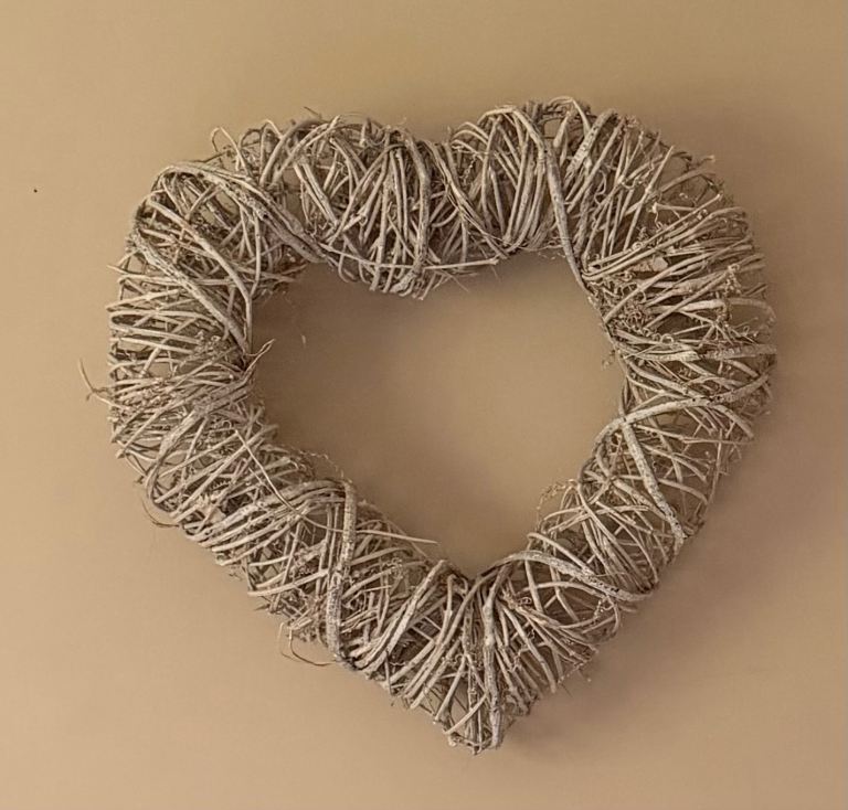 Wicker Heart - soft grey