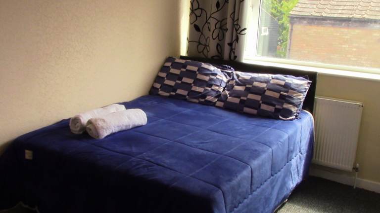 FURNISHED ROOMS AVAILABLE FOR RENTAL AT HOUSESHARE EAGLESTONE IN MILTON KEYNES