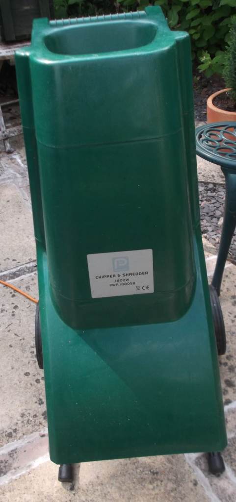 Performance Garden Cutter / Shredder with a powerful 1800 watt motor. - Spares Or Repair!