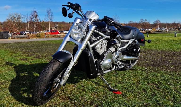 Harley-Davidson V-Rod VRSCR Street Rod