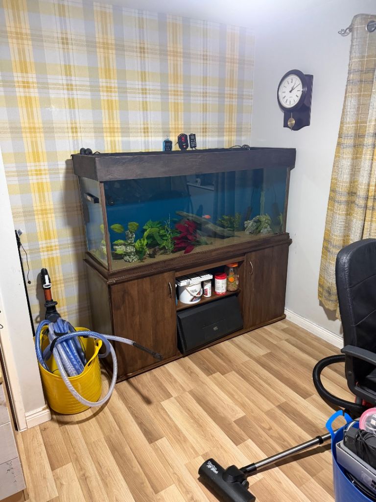Clear seal fish tank 468 litres 