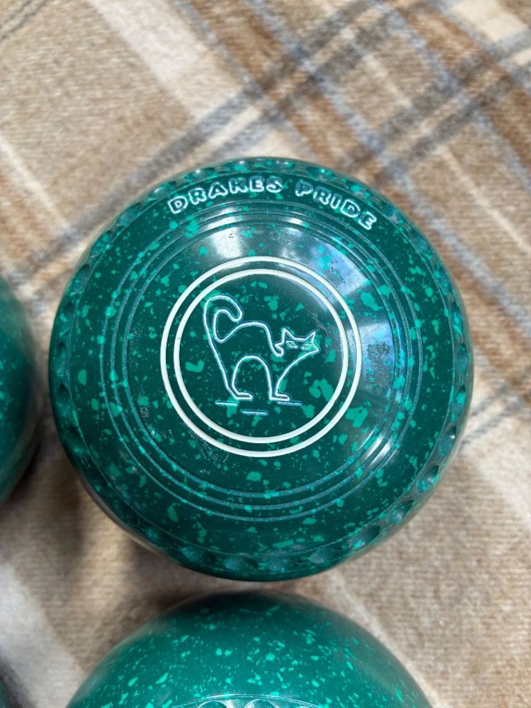 Drakes Pride Professional, 3H WB26 std gripspeckled green  cat motif. VGC. (SORRY NOW SOLD)