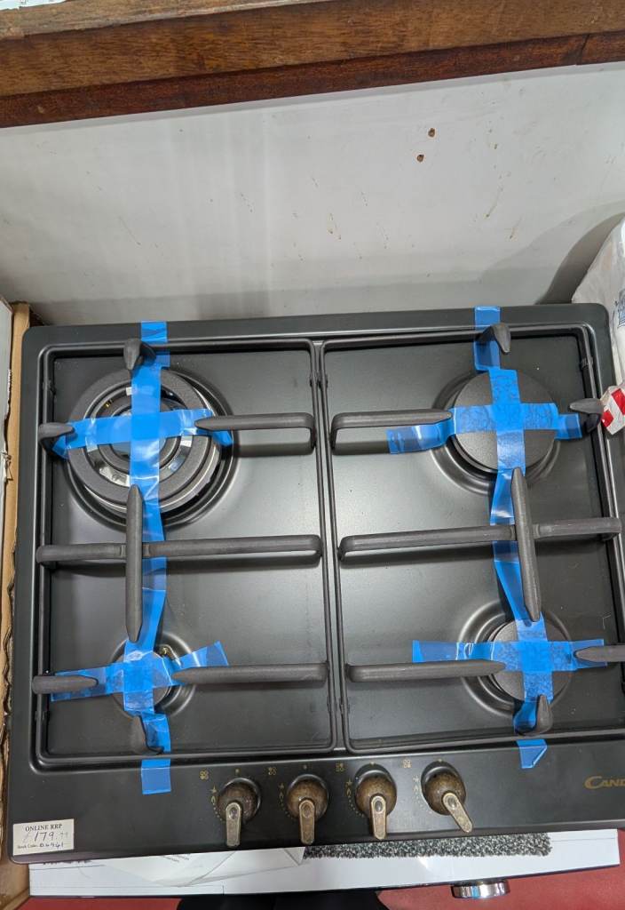 CANDY BLACK 60CM GAS HOB-4 BURNERS INC WOK BURNER-RARE-GOLD TONE CONTROL KNOBS-STYLISH-EX DISPLAY