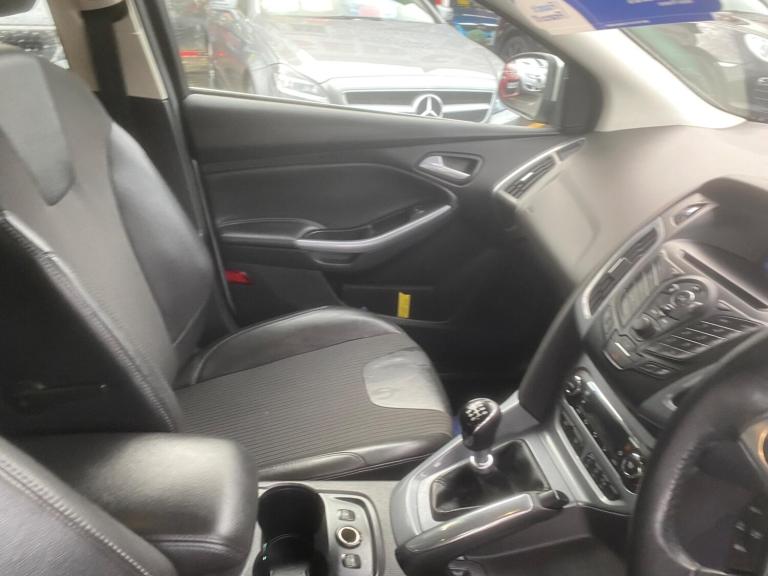 2011 Ford Focus 1.6T EcoBoost Titanium X Euro 5 (s/s) 5dr HATCHBACK Petrol Manual