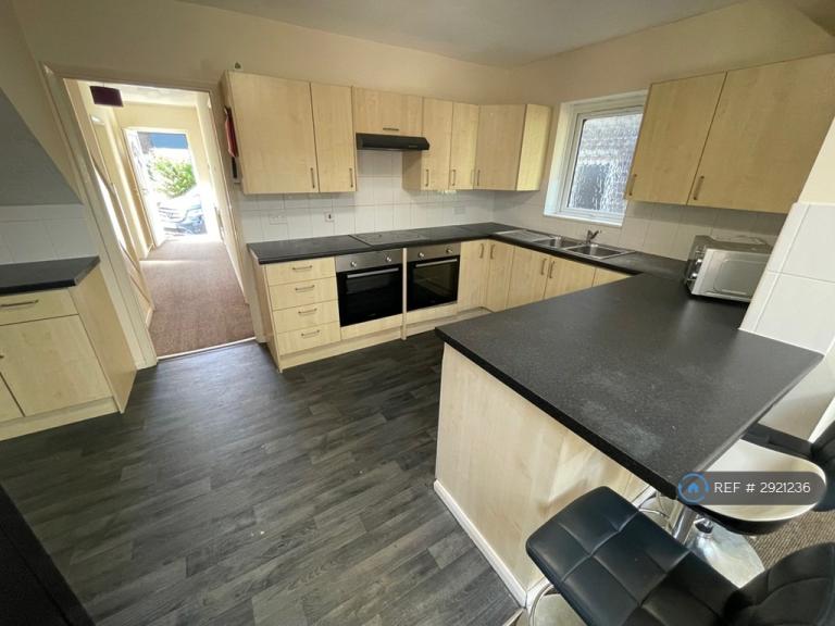 1 bedroom in Randolph Close, Canterbury, CT1 (#2921236)