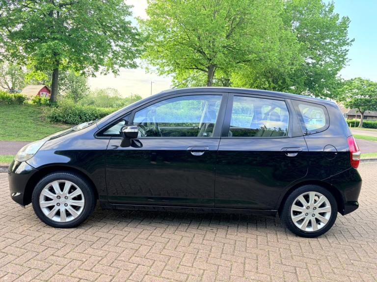 HONDA JAZZ AUTOMATIC LOW MILES LONG MOT ONE FAMILY OWNED