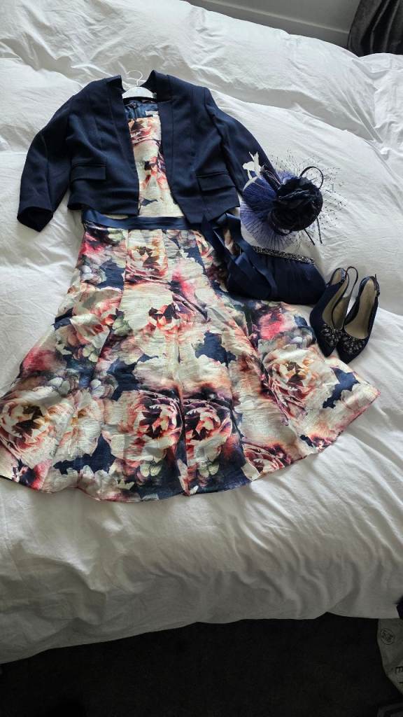 Précis Floral Dress with matching shoes, bag and hatinator