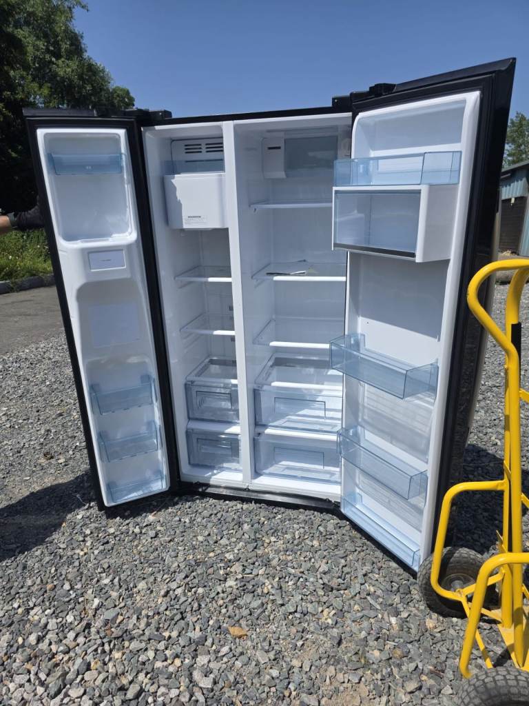 Black American Style Fridge Freezer – available