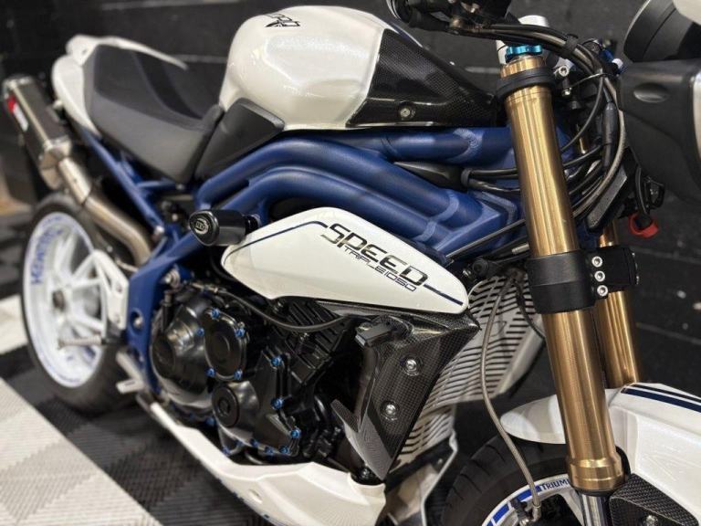 2014 64 TRIUMPH SPEED TRIPLE 1050 ABS FINANCE SPECIALISTS APPLY NOW