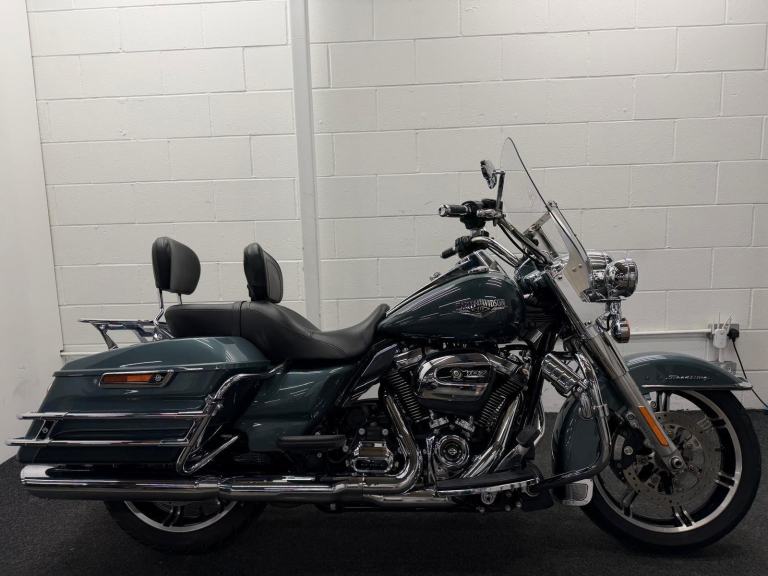 HARLEY-DAVIDSON FLHR ROAD KING ABS ** Panniers - One Owner - MAY 2027 MOT **