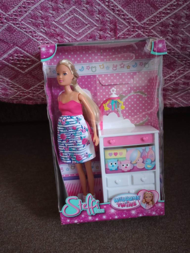 Simba Steffi Love (like Barbie) Welcome Twins Pregnant Doll and Babies Playset in like new condition
